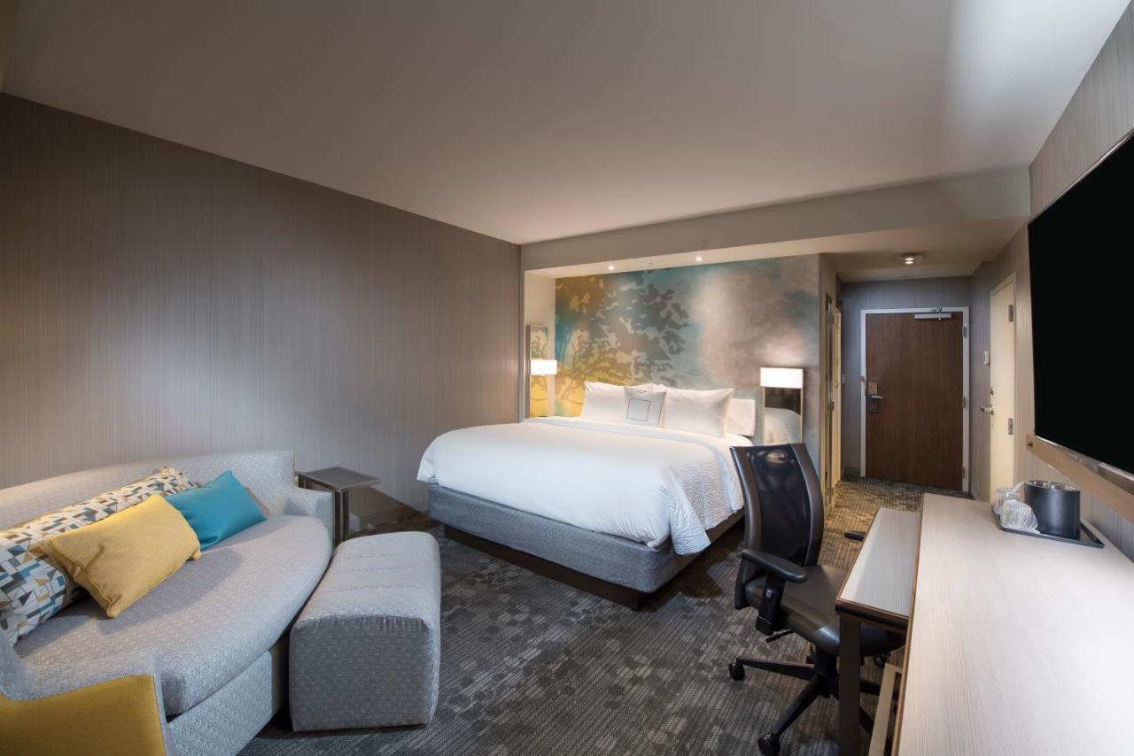 Courtyard By Marriott Atlanta Alpharetta/Avalon Area Hotel Eksteriør billede