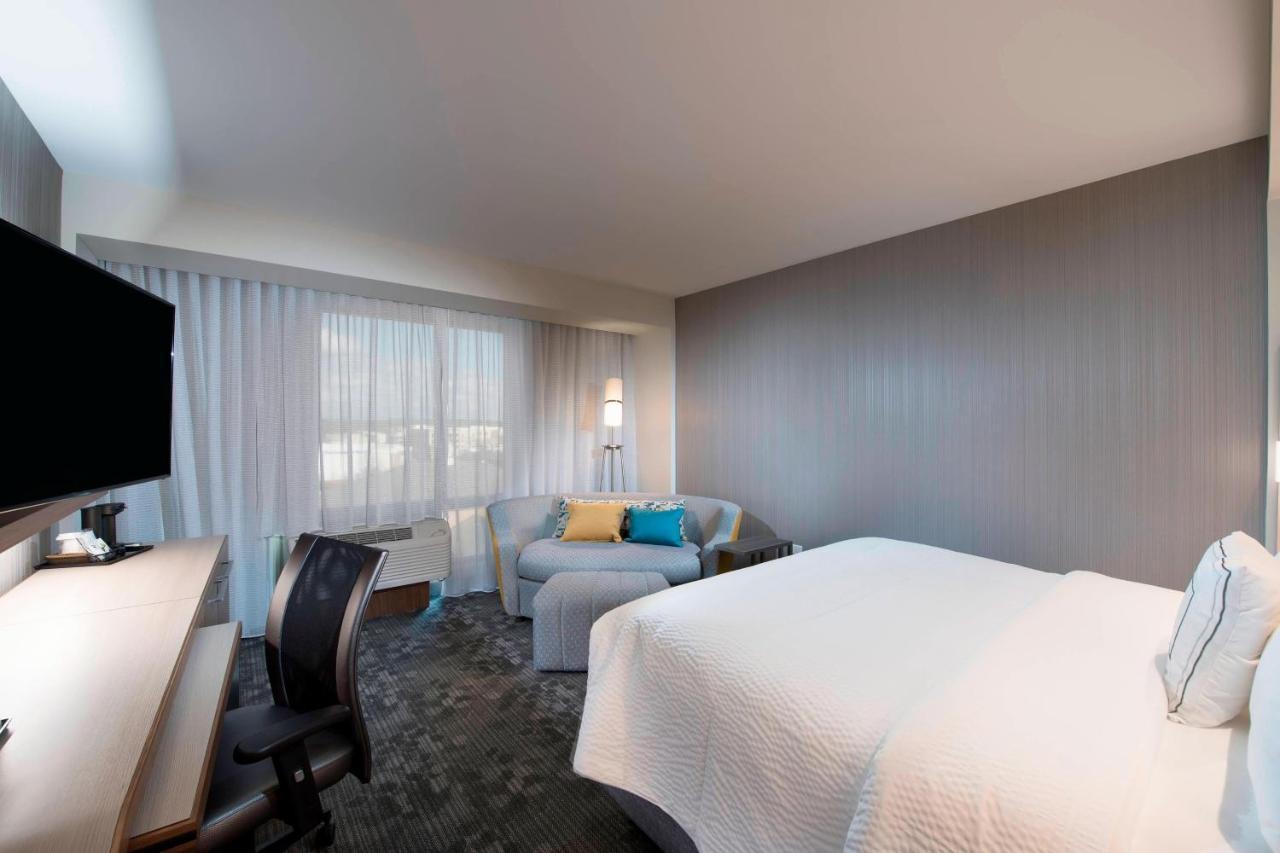 Courtyard By Marriott Atlanta Alpharetta/Avalon Area Hotel Eksteriør billede
