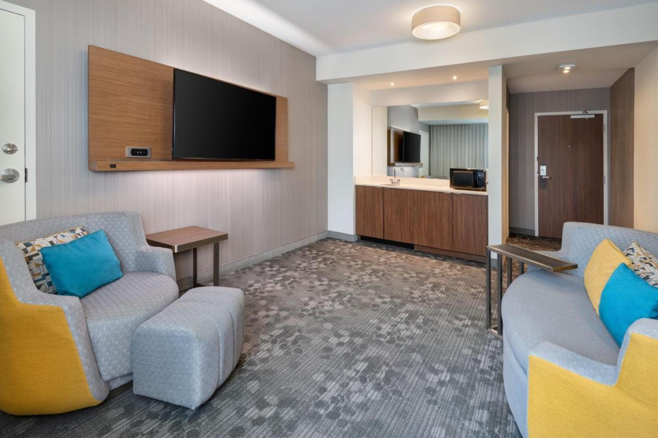 Courtyard By Marriott Atlanta Alpharetta/Avalon Area Hotel Eksteriør billede