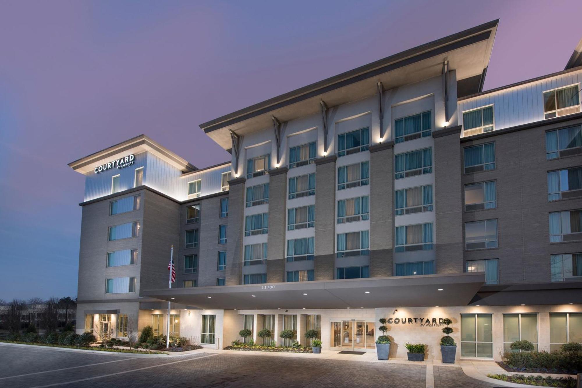 Courtyard By Marriott Atlanta Alpharetta/Avalon Area Hotel Eksteriør billede